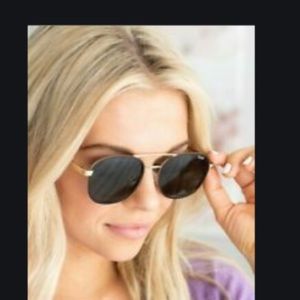 1 LEFT Quay rare Apollo polarized sunglass